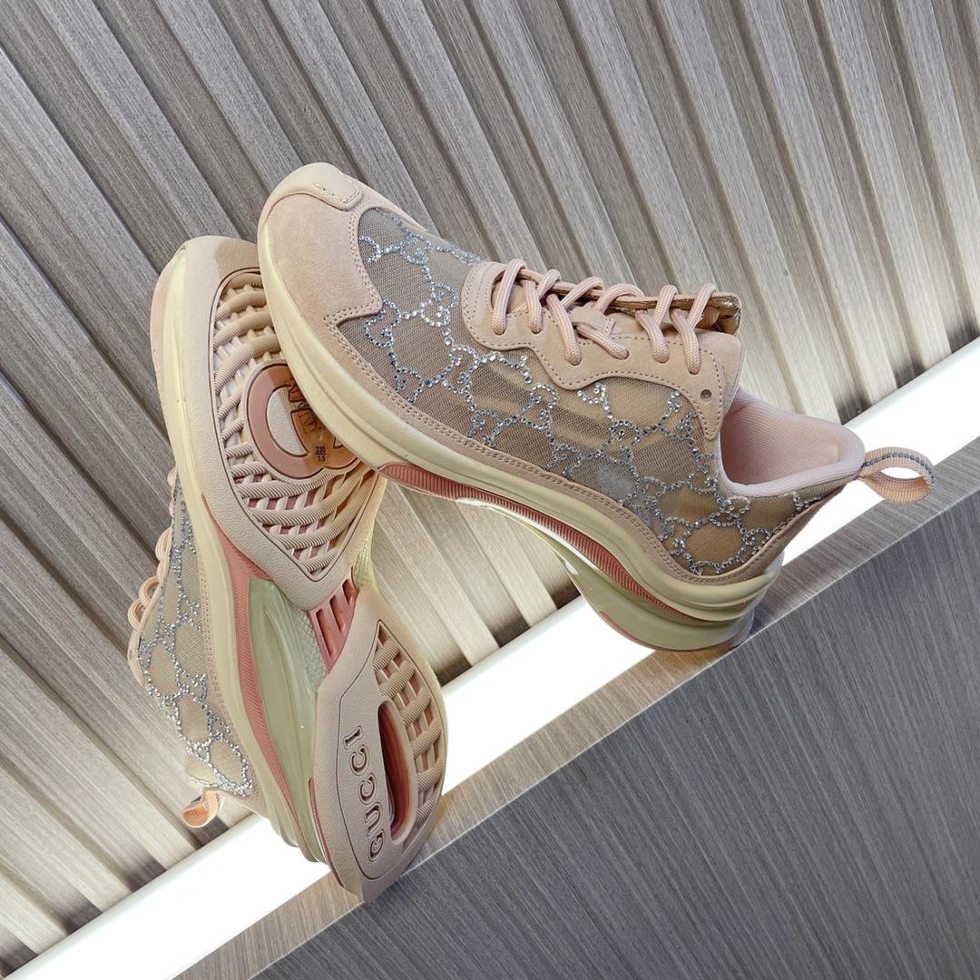Gucci Women's Run Sneaker - FashionPlug