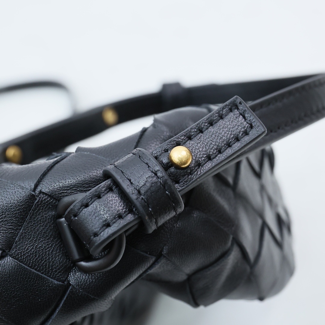 Bottega Veneta Mini Hop - FashionPlug