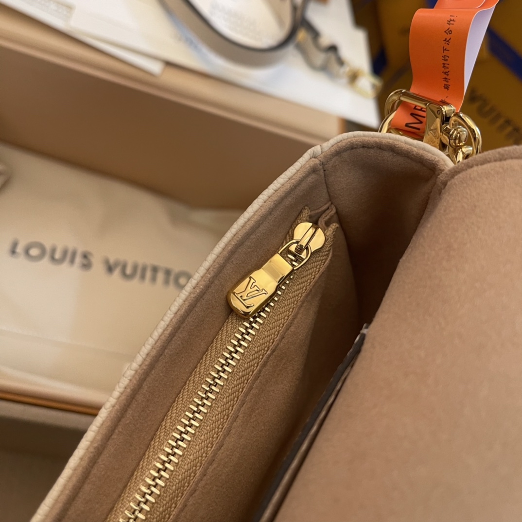 Louis Vuitton Wallet On Chain Ivy (23.5x12x4.3cm)  M82210 - FashionPlug