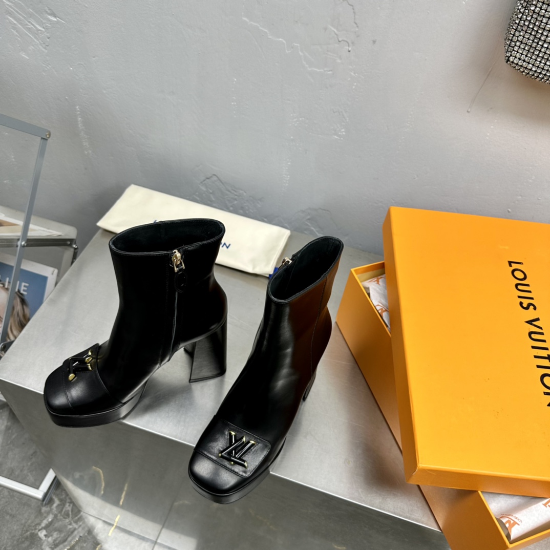 Louis Vuitton Shake Ankle Boot - FashionPlug