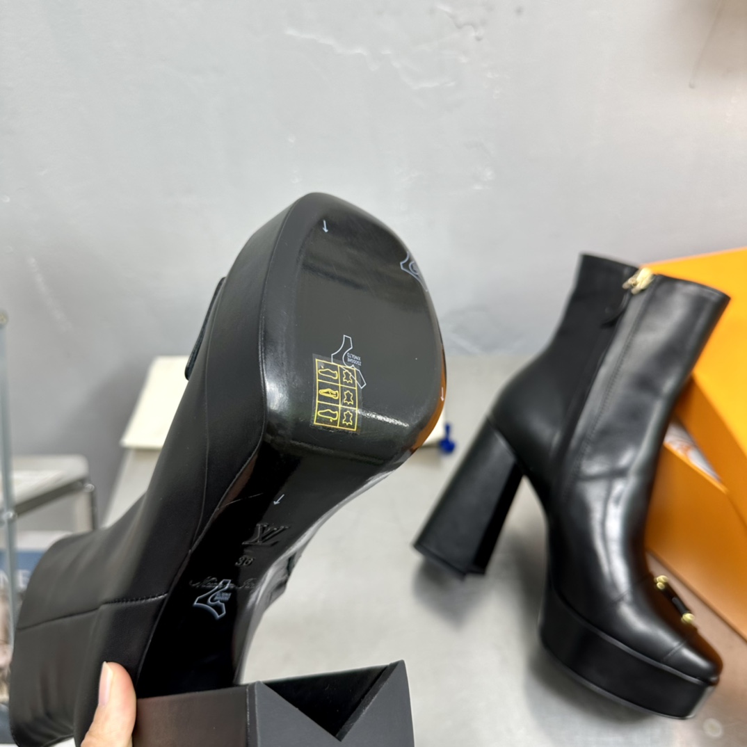 Louis Vuitton Shake Ankle Boot - FashionPlug