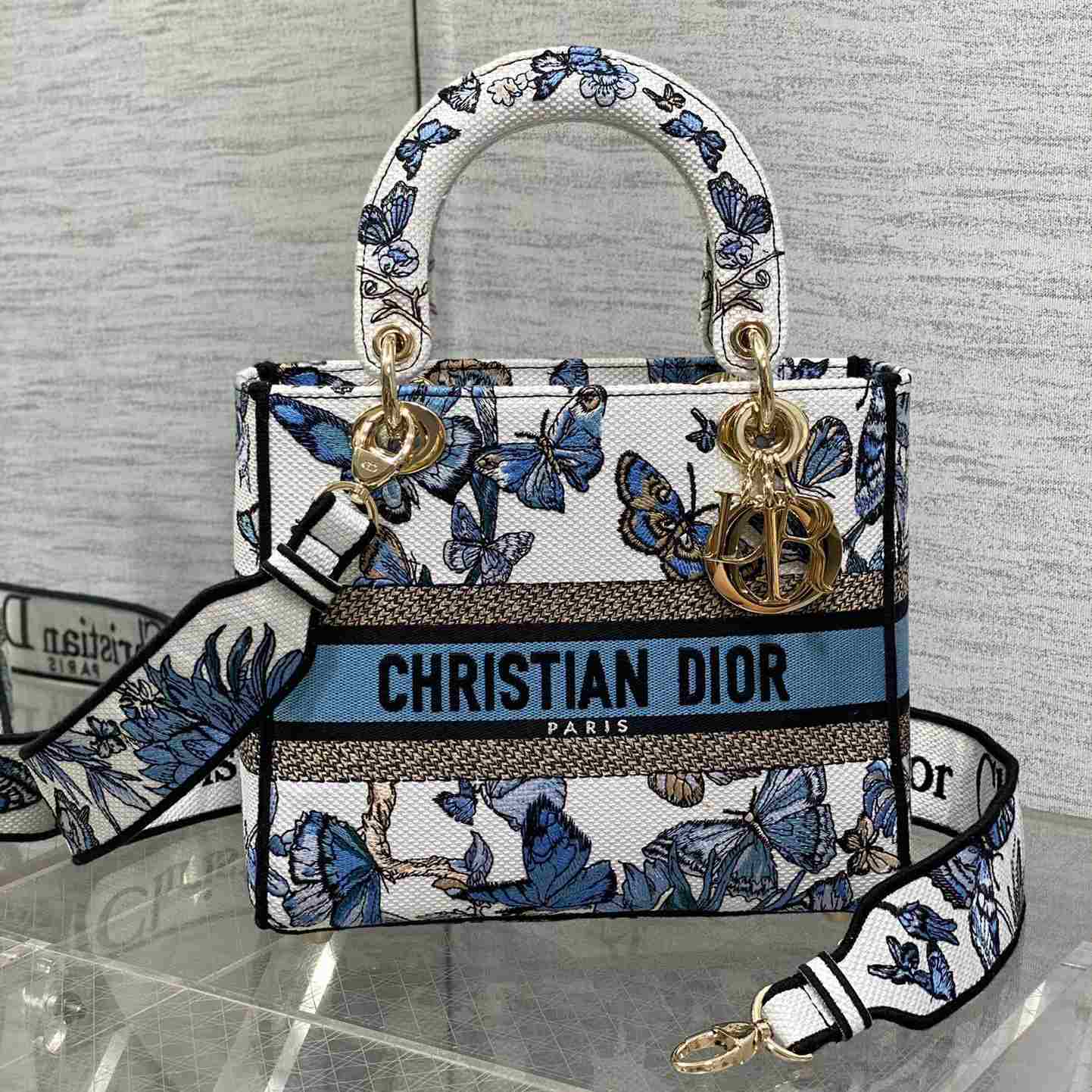 Dior Medium Lady D-lite Bag - FashionPlug