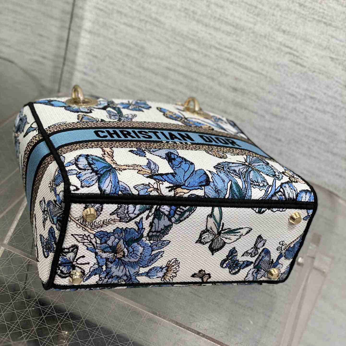 Dior Medium Lady D-lite Bag - FashionPlug