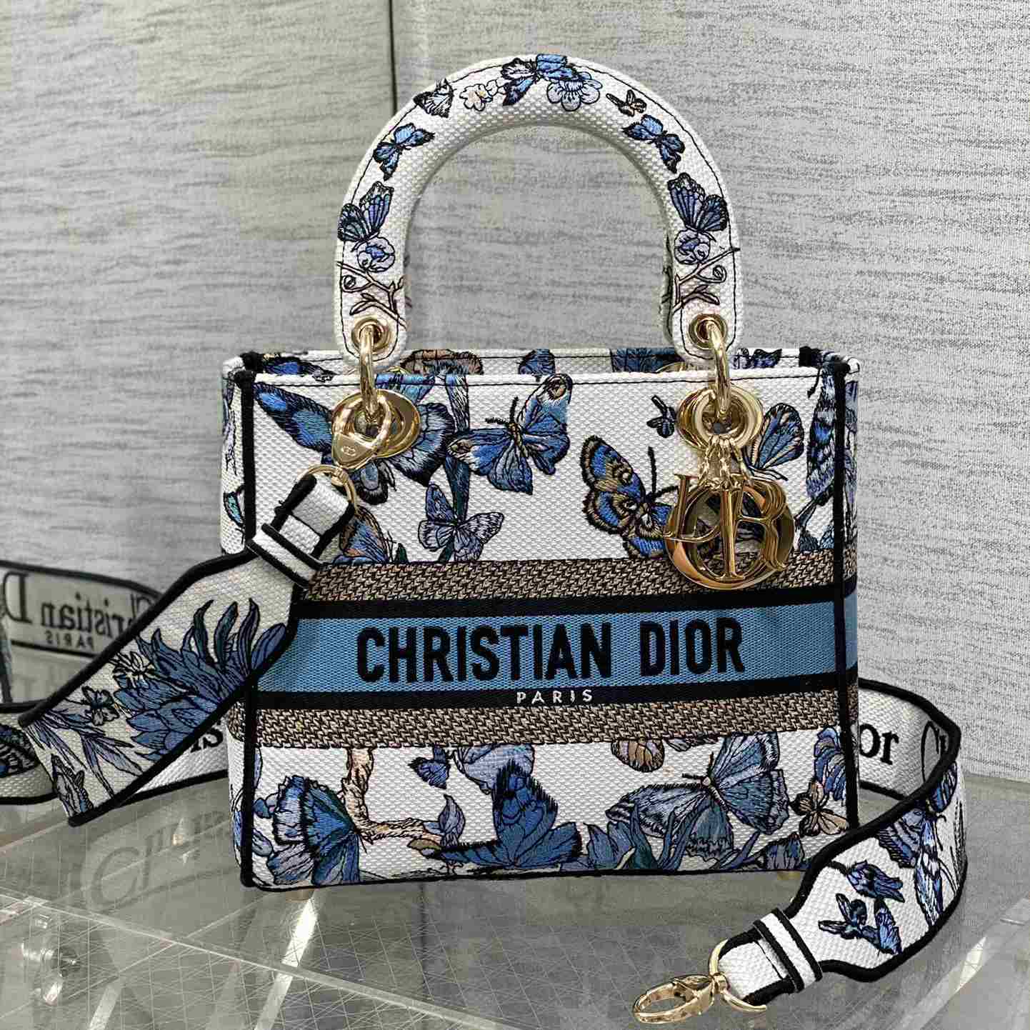 Dior Medium Lady D-lite Bag - FashionPlug