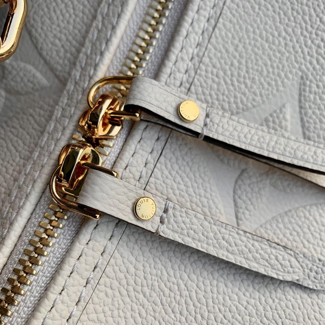 Louis Vuitton Loop Hobo  (38-26-10cm)   M46739 - FashionPlug