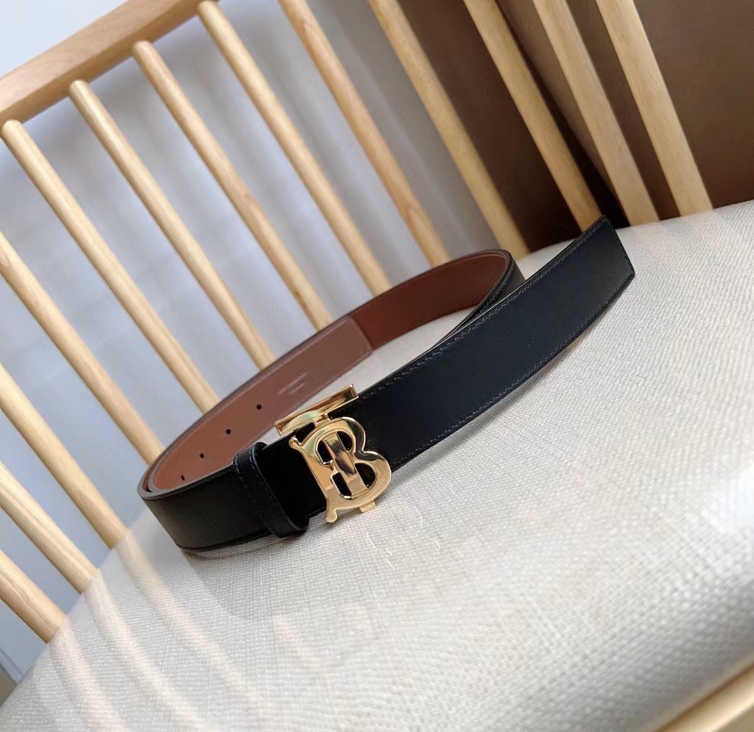Burberry Men's Leather Reversible TB Belt - FashionPlug
