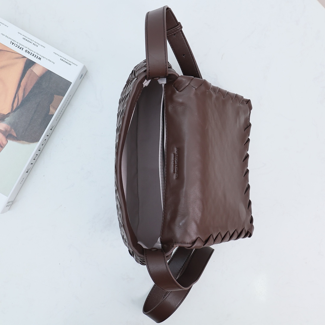 Bottega Veneta Small Cobble Messenger - FashionPlug