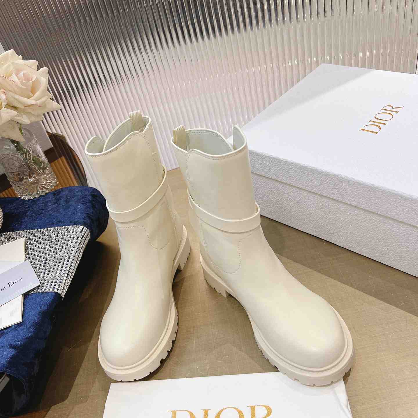 Dior 30 Montaigne Ankle Boot - FashionPlug