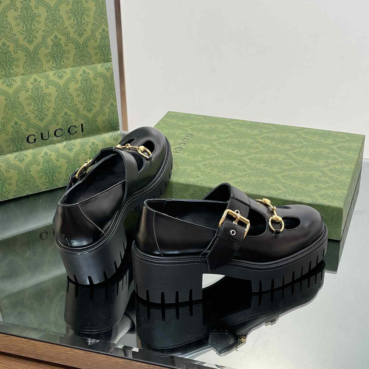 Gucci Women's Loafer With Horsebit - FashionPlug