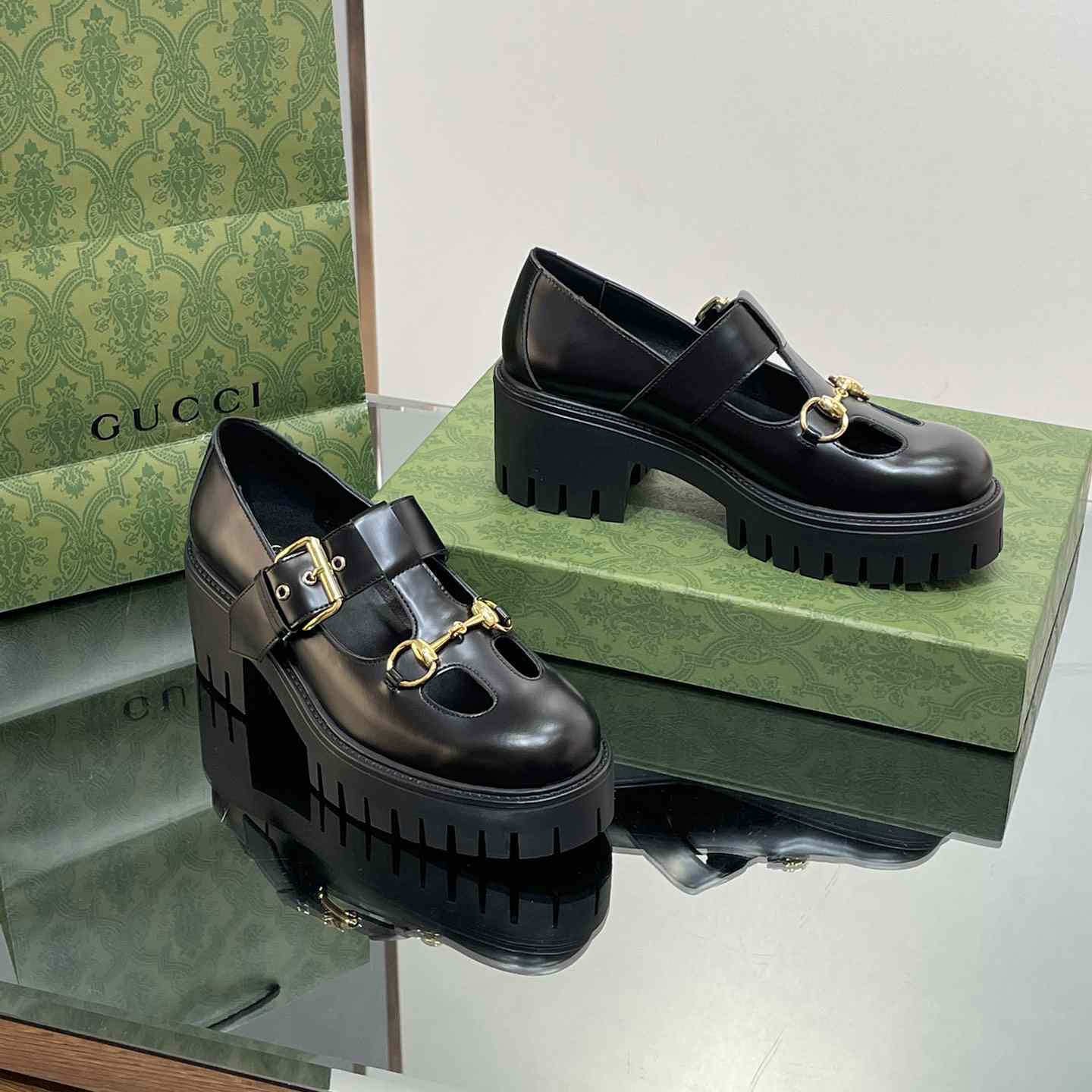 Gucci Women's Loafer With Horsebit - FashionPlug