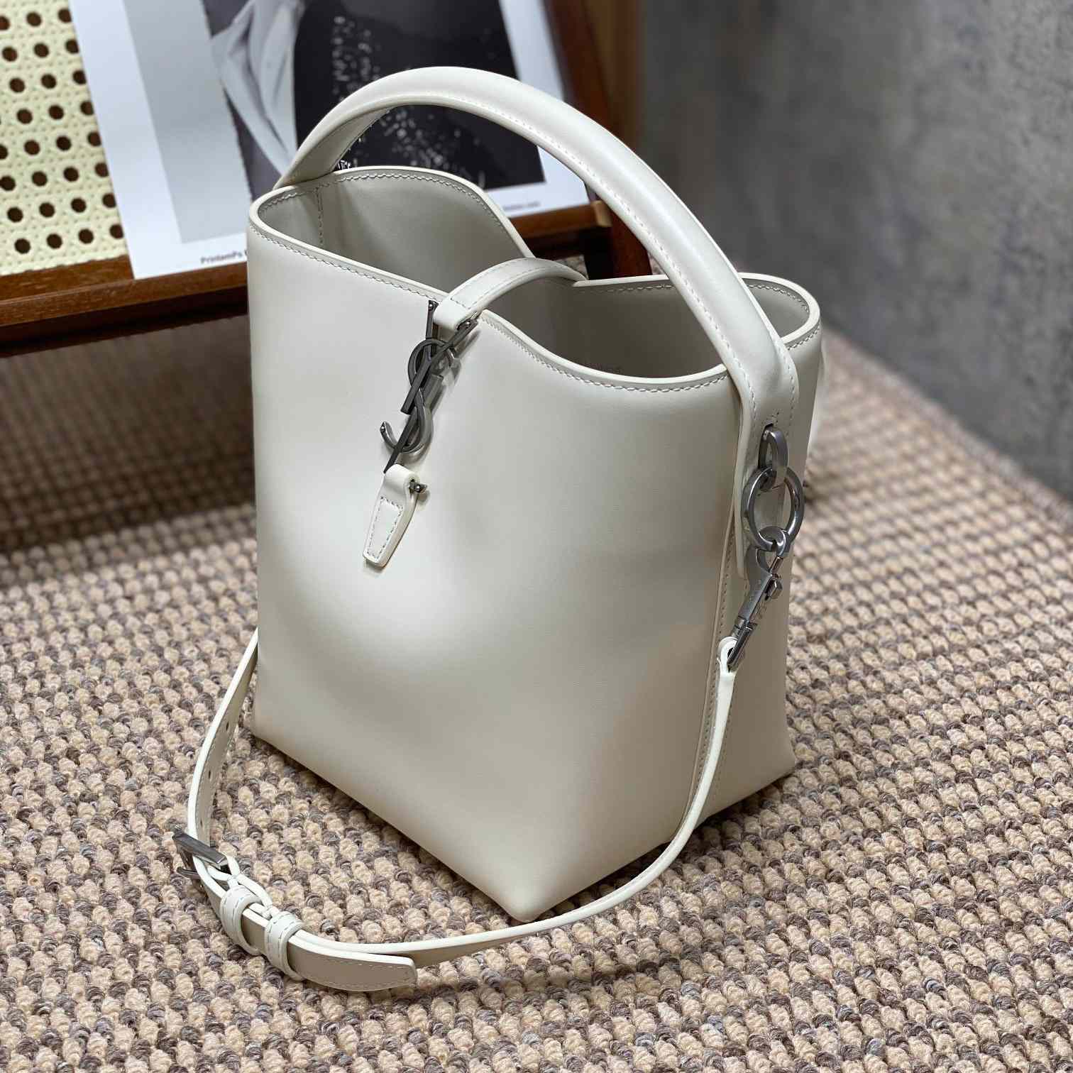 Saint Laurent Le 37 Small In Shiny Leather - FashionPlug