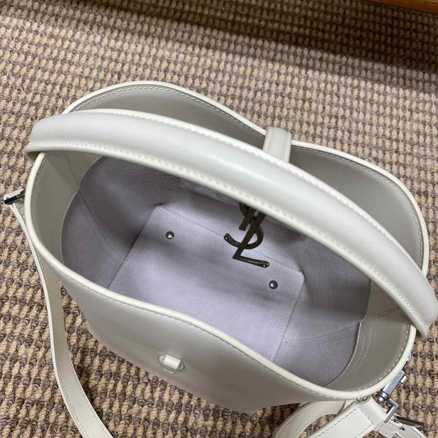 Saint Laurent Le 37 Small In Shiny Leather - FashionPlug