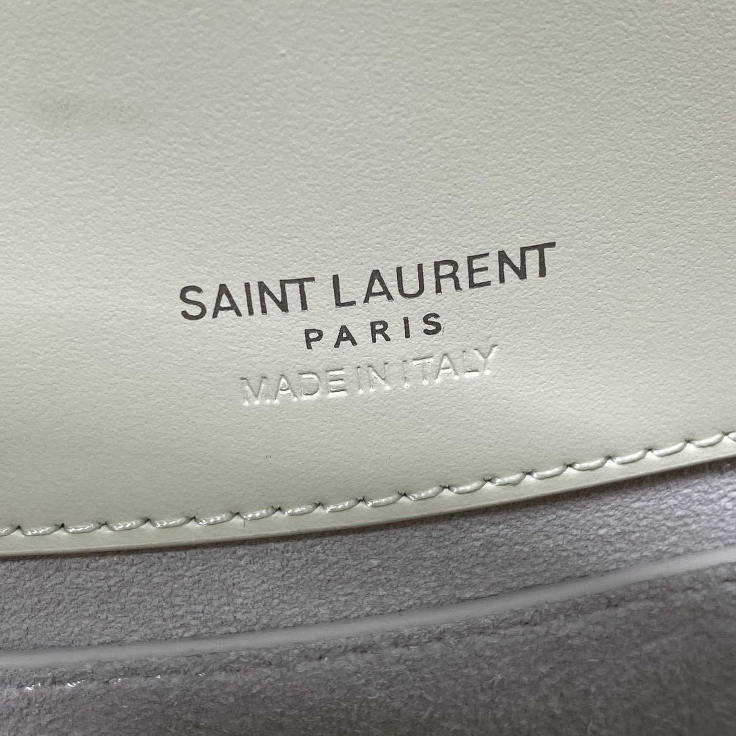 Saint Laurent Le 37 Small In Shiny Leather - FashionPlug