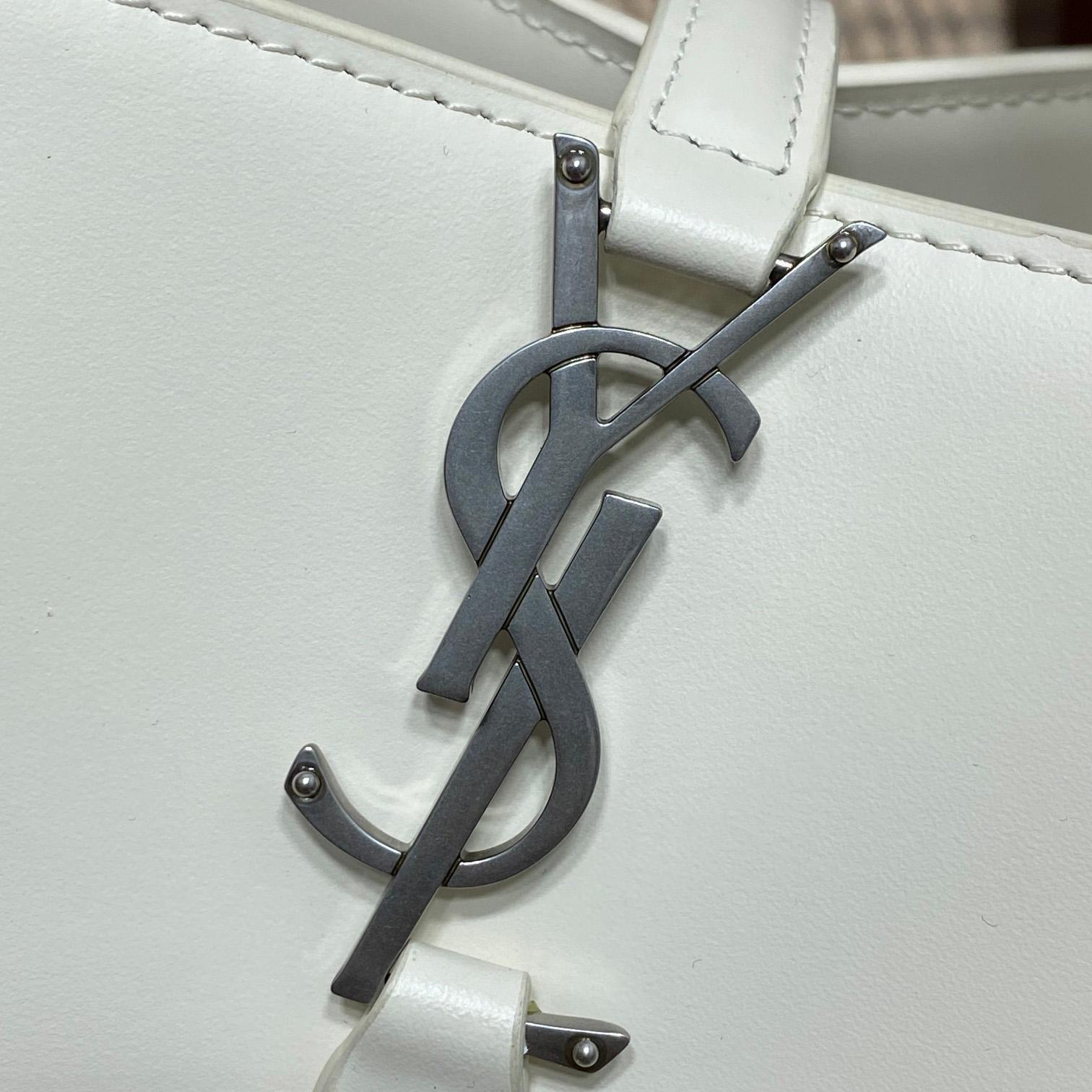 Saint Laurent Le 37 Small In Shiny Leather - FashionPlug