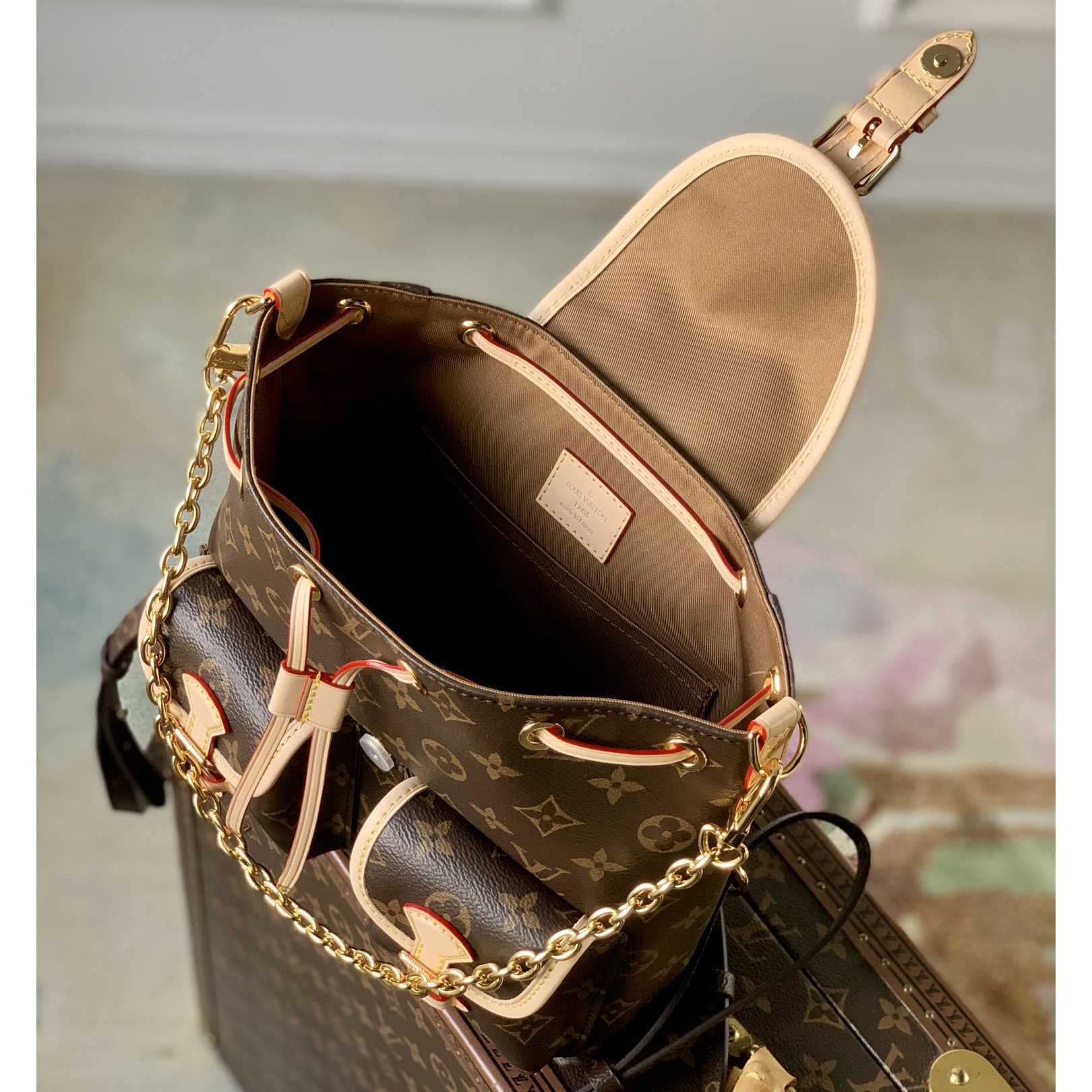 Louis Vuitton Excursion PM  (21-23-10cm)   M46932 - FashionPlug