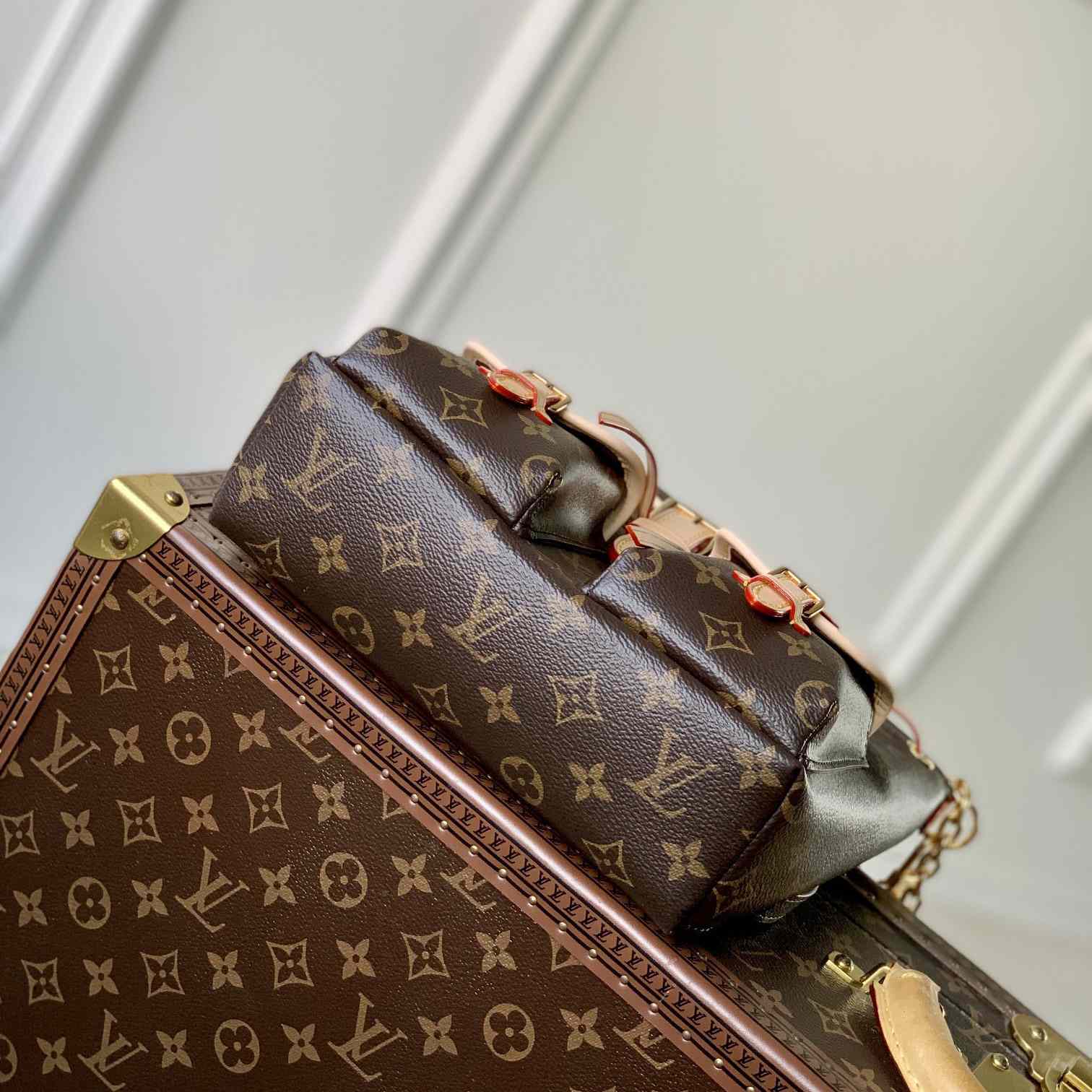 Louis Vuitton Excursion PM  (21-23-10cm)   M46932 - FashionPlug