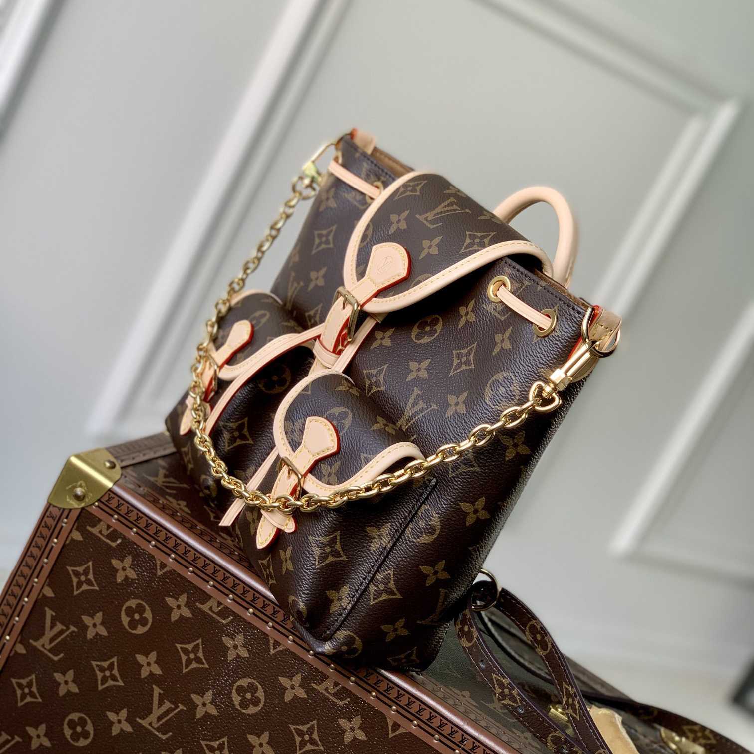 Louis Vuitton Excursion PM  (21-23-10cm)   M46932 - FashionPlug