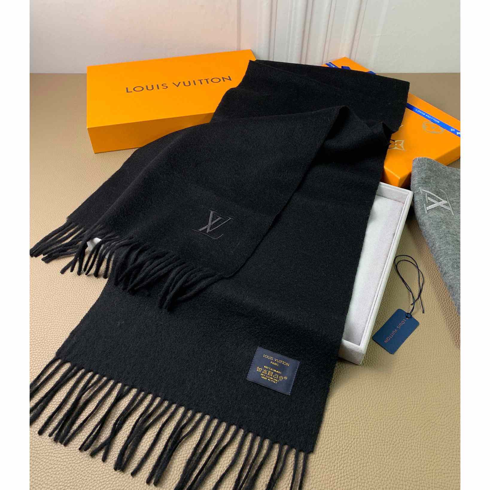 Louis Vuitton Jhelam Scarf - FashionPlug