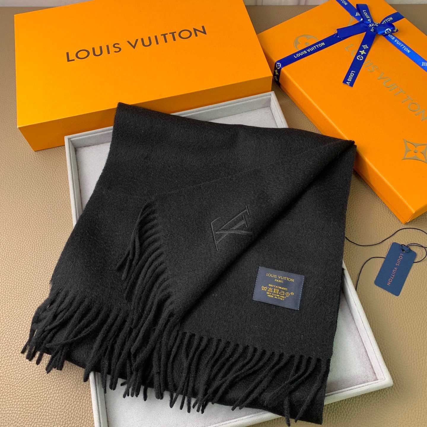 Louis Vuitton Jhelam Scarf - FashionPlug