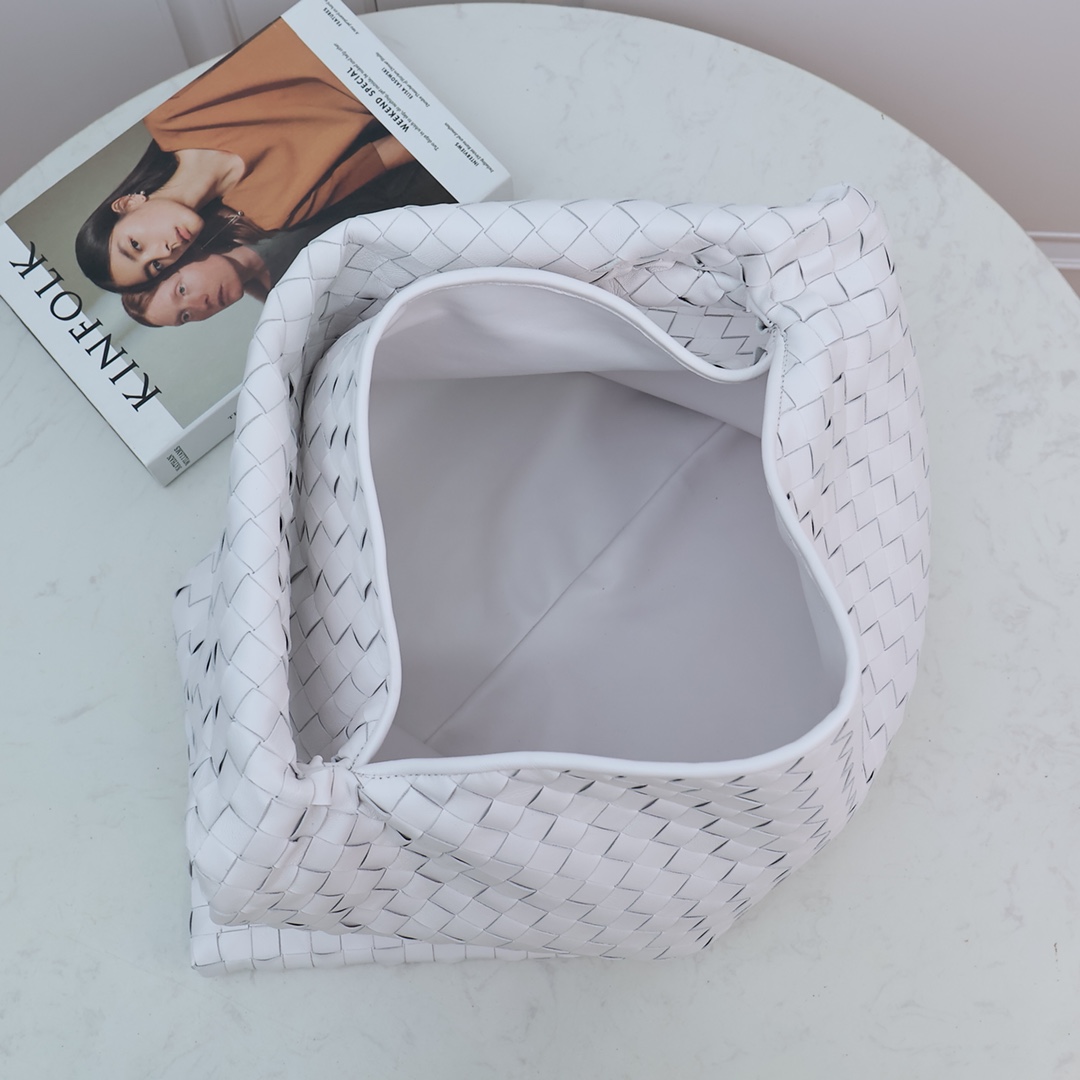Bottega Veneta Large Hop - FashionPlug