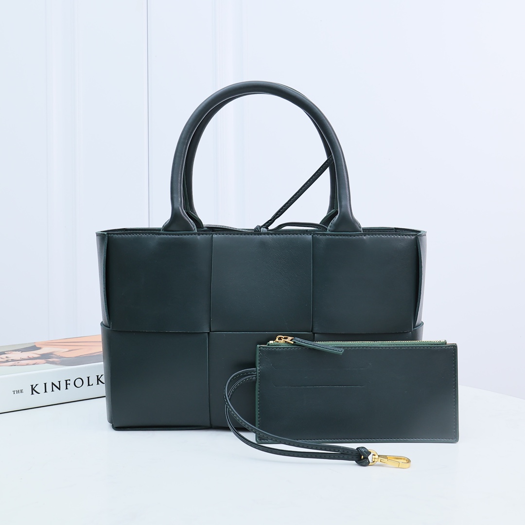 Bottega Veneta Small Arco Tote Bag - FashionPlug