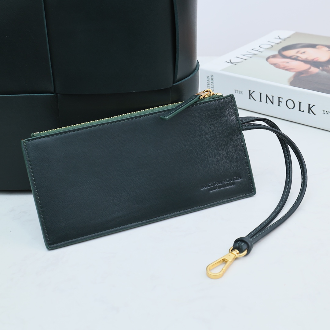 Bottega Veneta Small Arco Tote Bag - FashionPlug