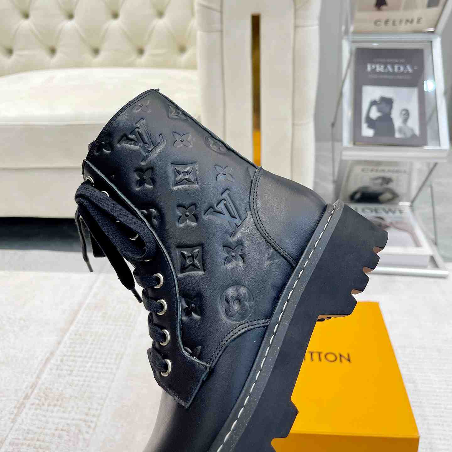 Louis Vuitton Territory Flat Ranger - FashionPlug