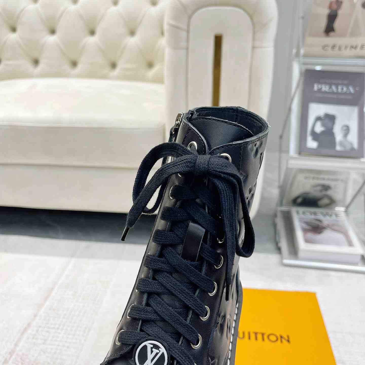 Louis Vuitton Territory Flat Ranger - FashionPlug