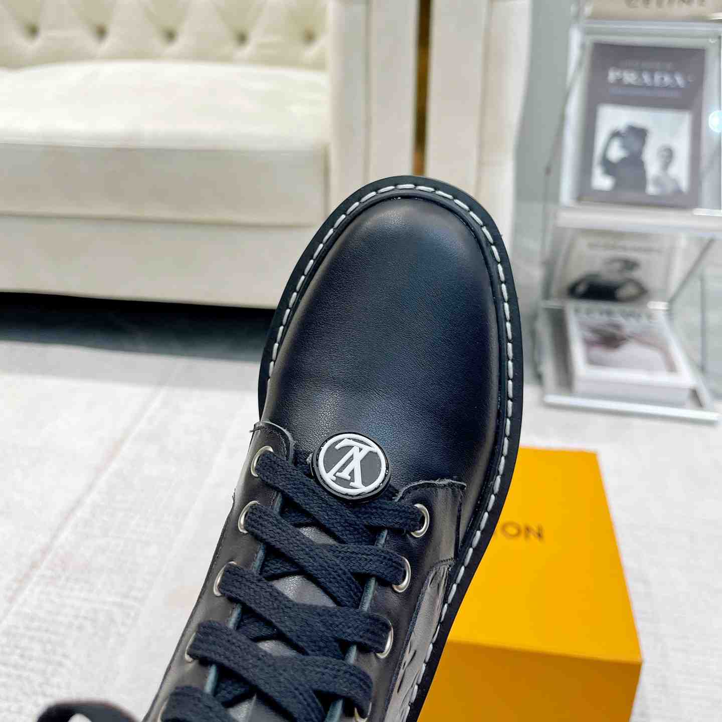 Louis Vuitton Territory Flat Ranger - FashionPlug
