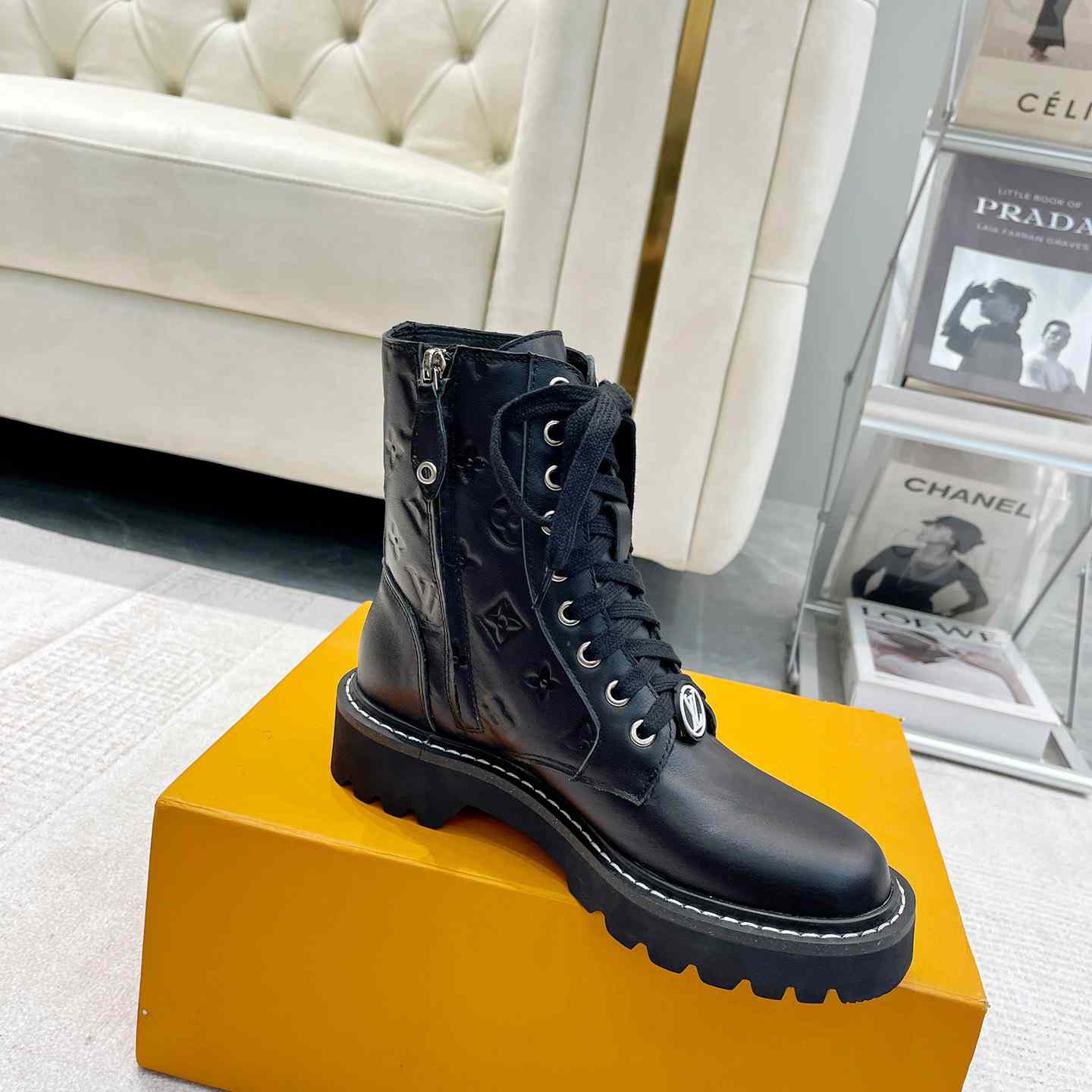 Louis Vuitton Territory Flat Ranger - FashionPlug