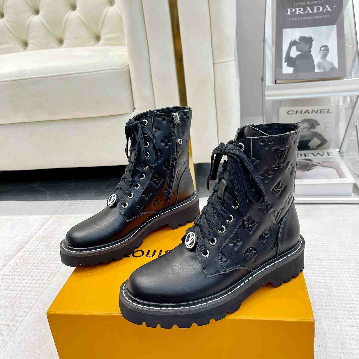 Louis Vuitton Territory Flat Ranger - FashionPlug