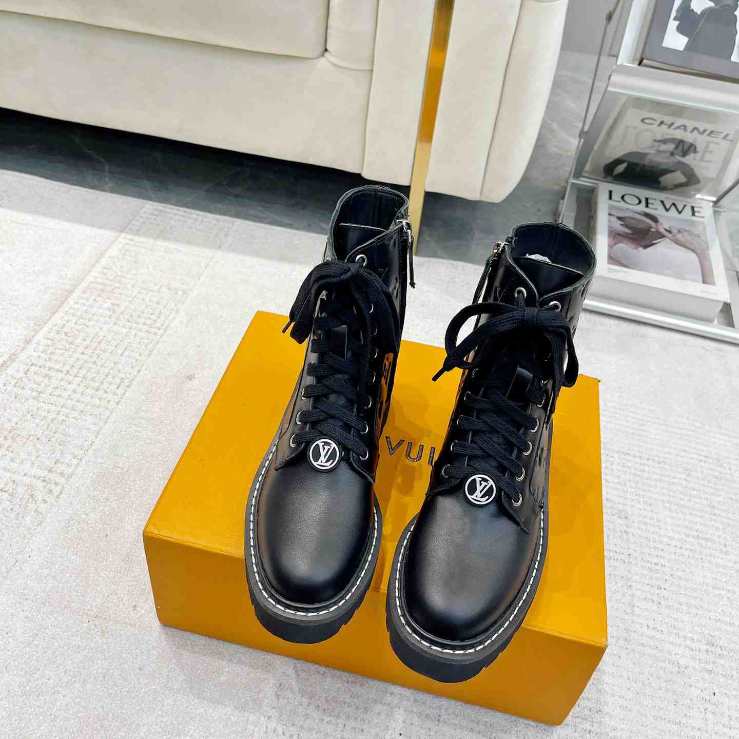 Louis Vuitton Territory Flat Ranger - FashionPlug