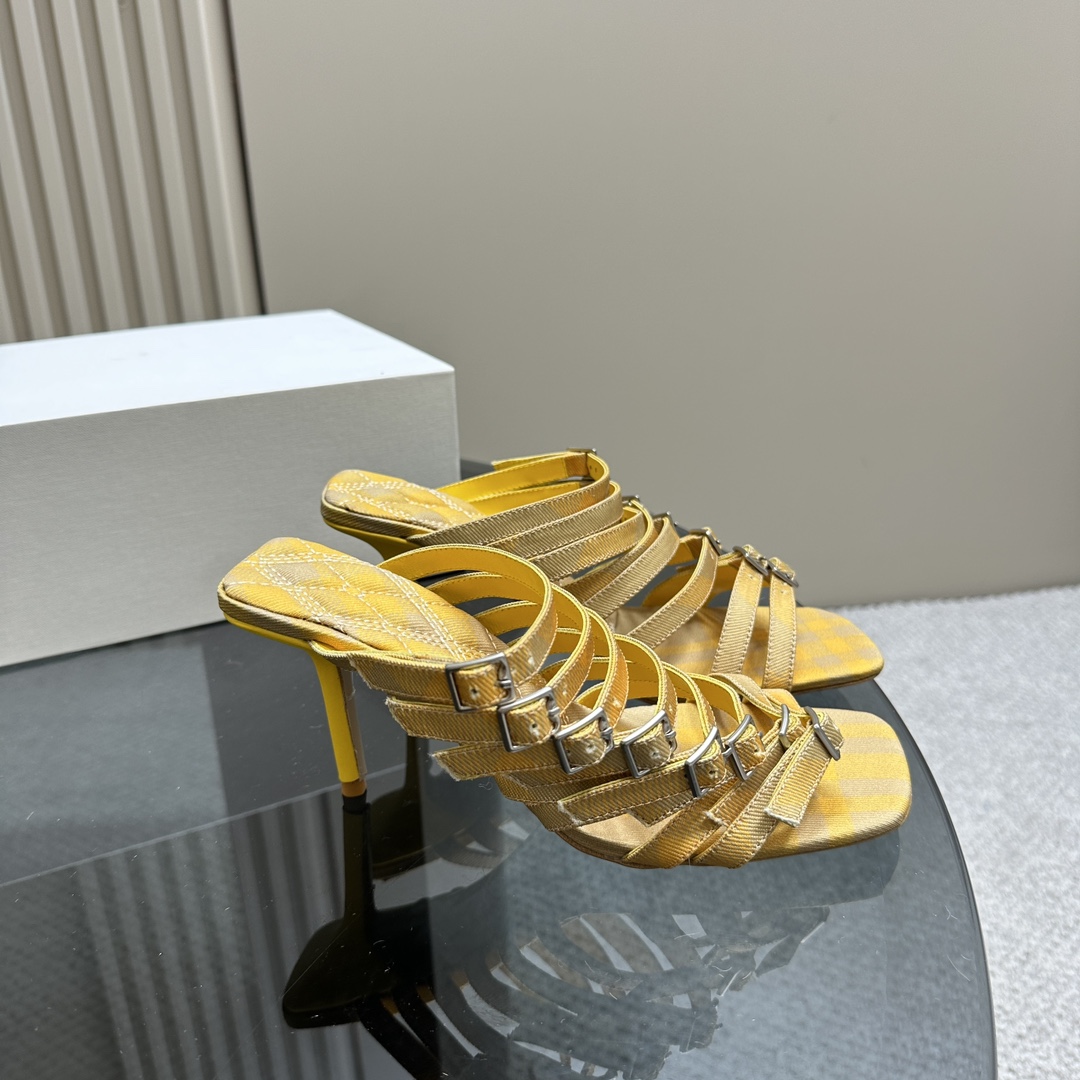 Burberry Check Cotton Step Sandals - FashionPlug