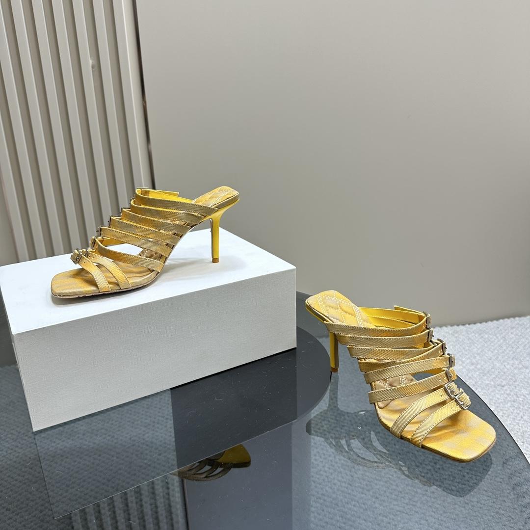 Burberry Check Cotton Step Sandals - FashionPlug