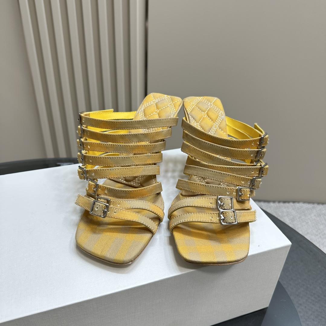 Burberry Check Cotton Step Sandals - FashionPlug