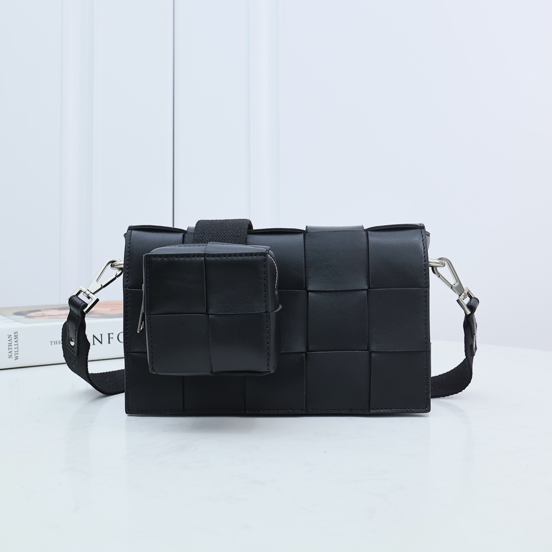 Bottega Veneta Cassette With Versatile Strap - FashionPlug