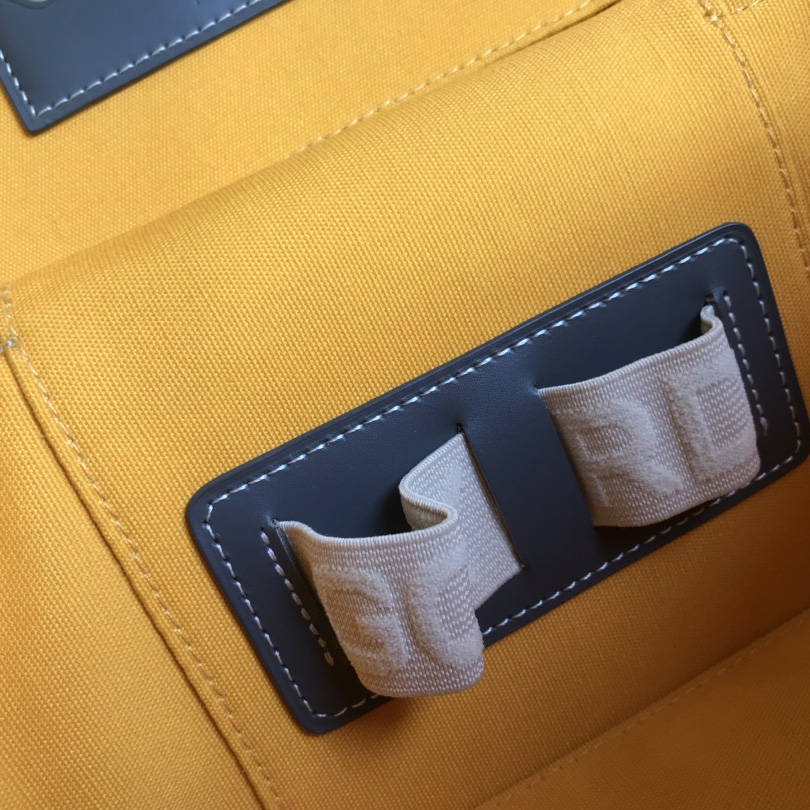 Goyard Muse Vanity Case - FashionPlug