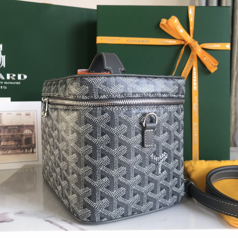 Goyard Muse Vanity Case - FashionPlug