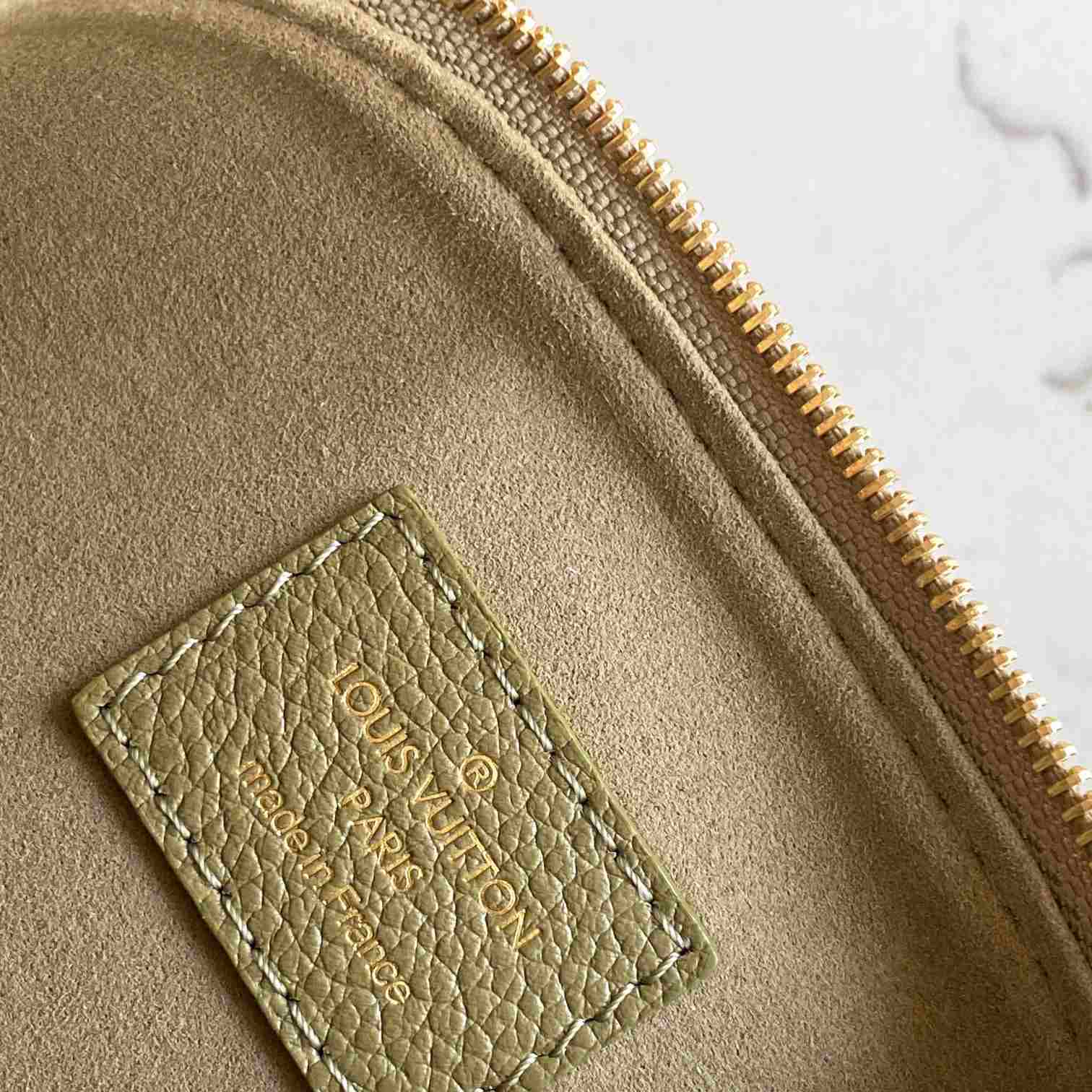 Louis Vuitton Multi Pochette Accessoires   (25-14.5-4.5cm) M22670 - FashionPlug
