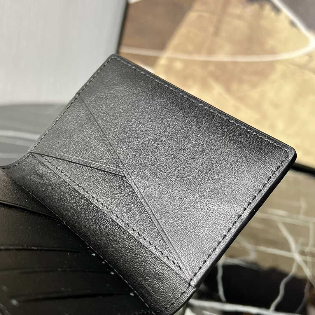 Louis Vuitton Pocket Organizer  M82822 - FashionPlug