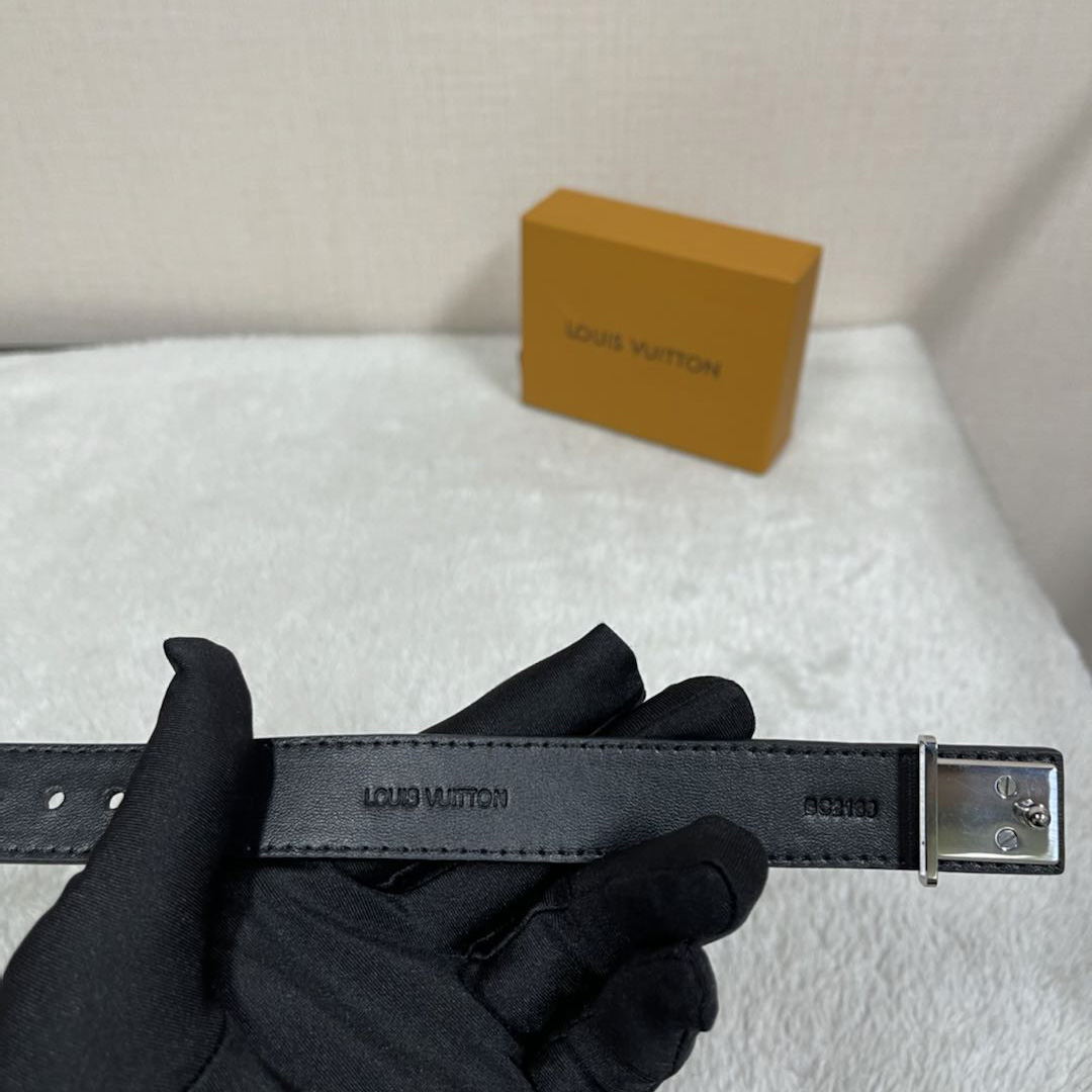 Louis Vuitto LV Slim Bracelet - FashionPlug
