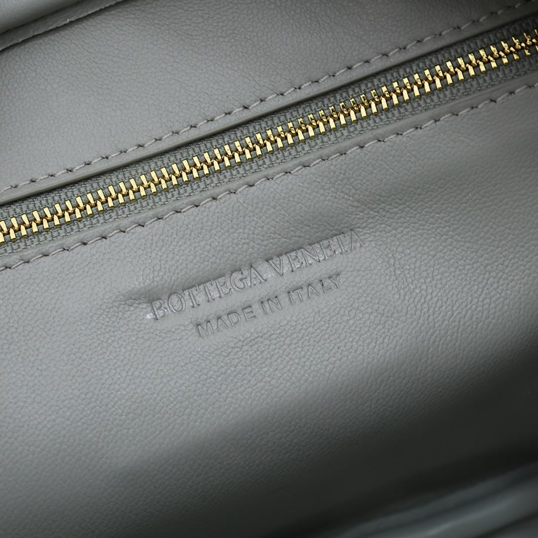 Bottega Veneta Small Getaway - FashionPlug