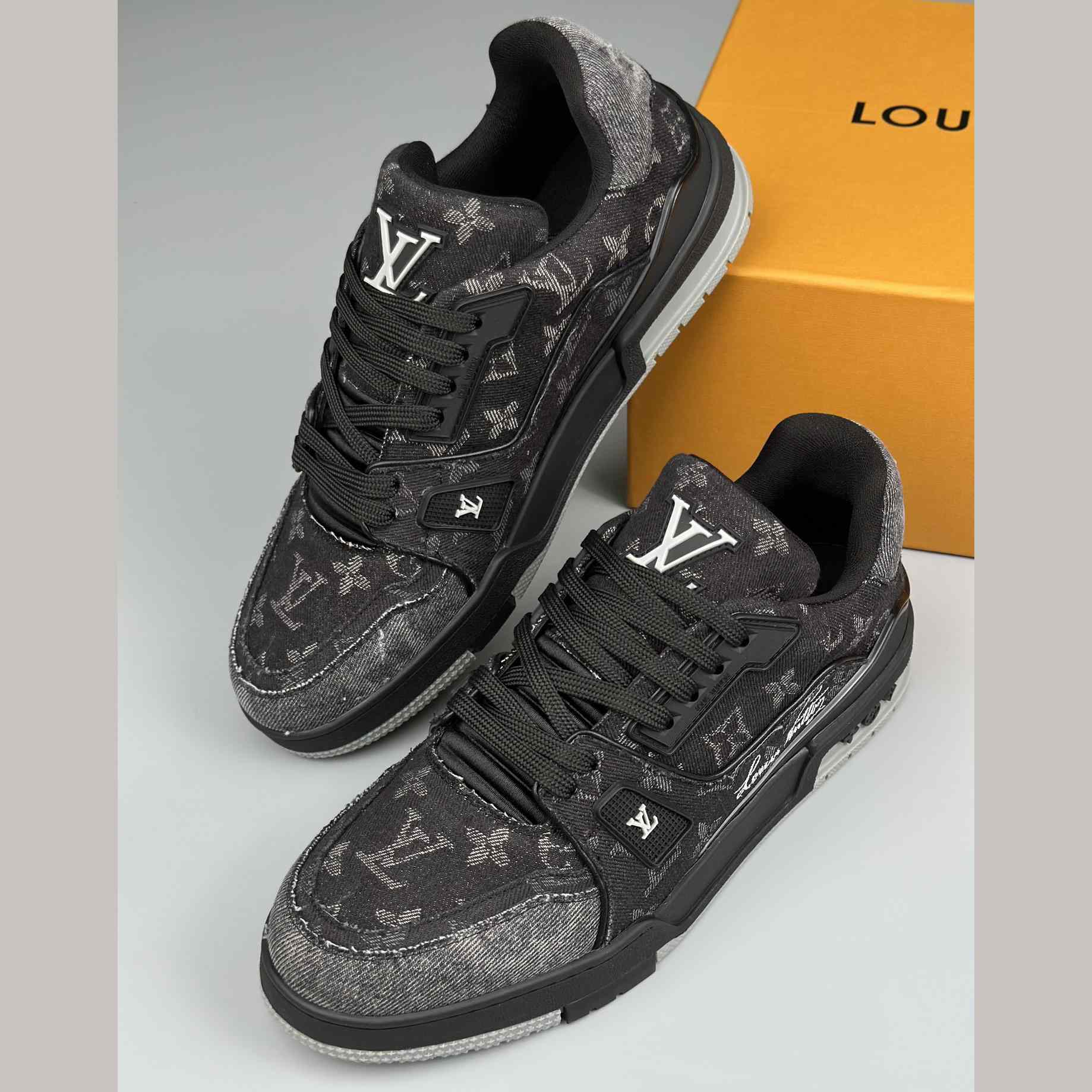 Louis Vuitton lv Trainer Sneaker (Upon UK Size) - FashionPlug
