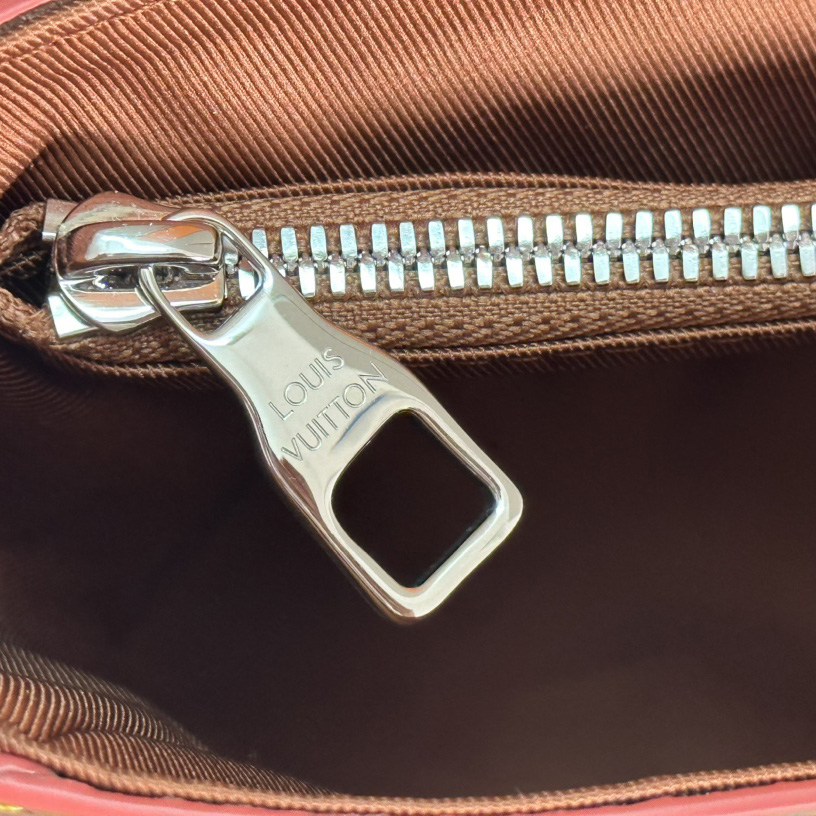 Louis Vuitton Montsouris Messenger   M23097 - FashionPlug