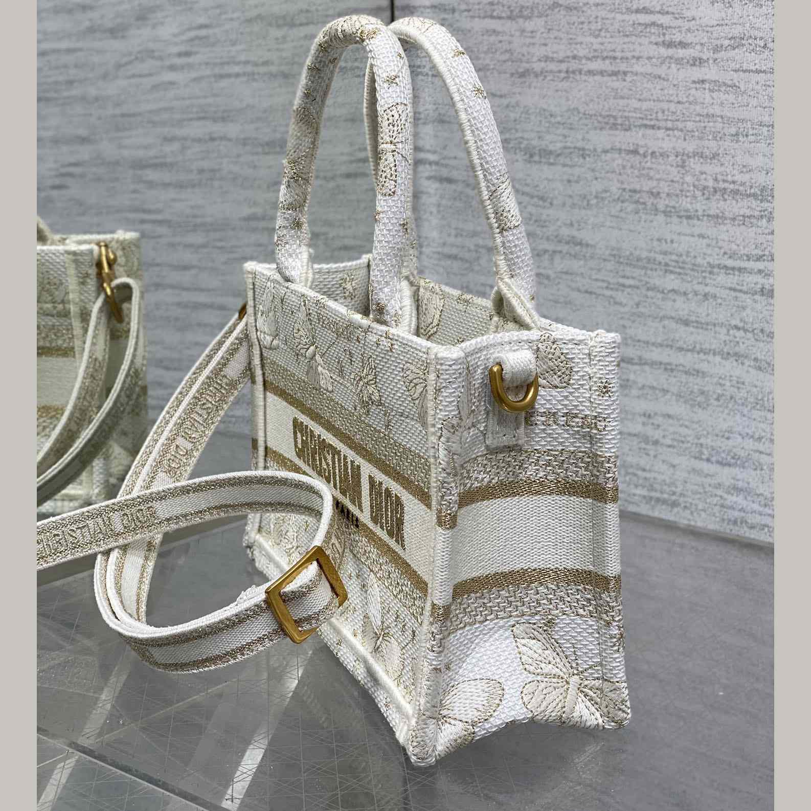 Dior Medium Lady D-Lite Bag - FashionPlug