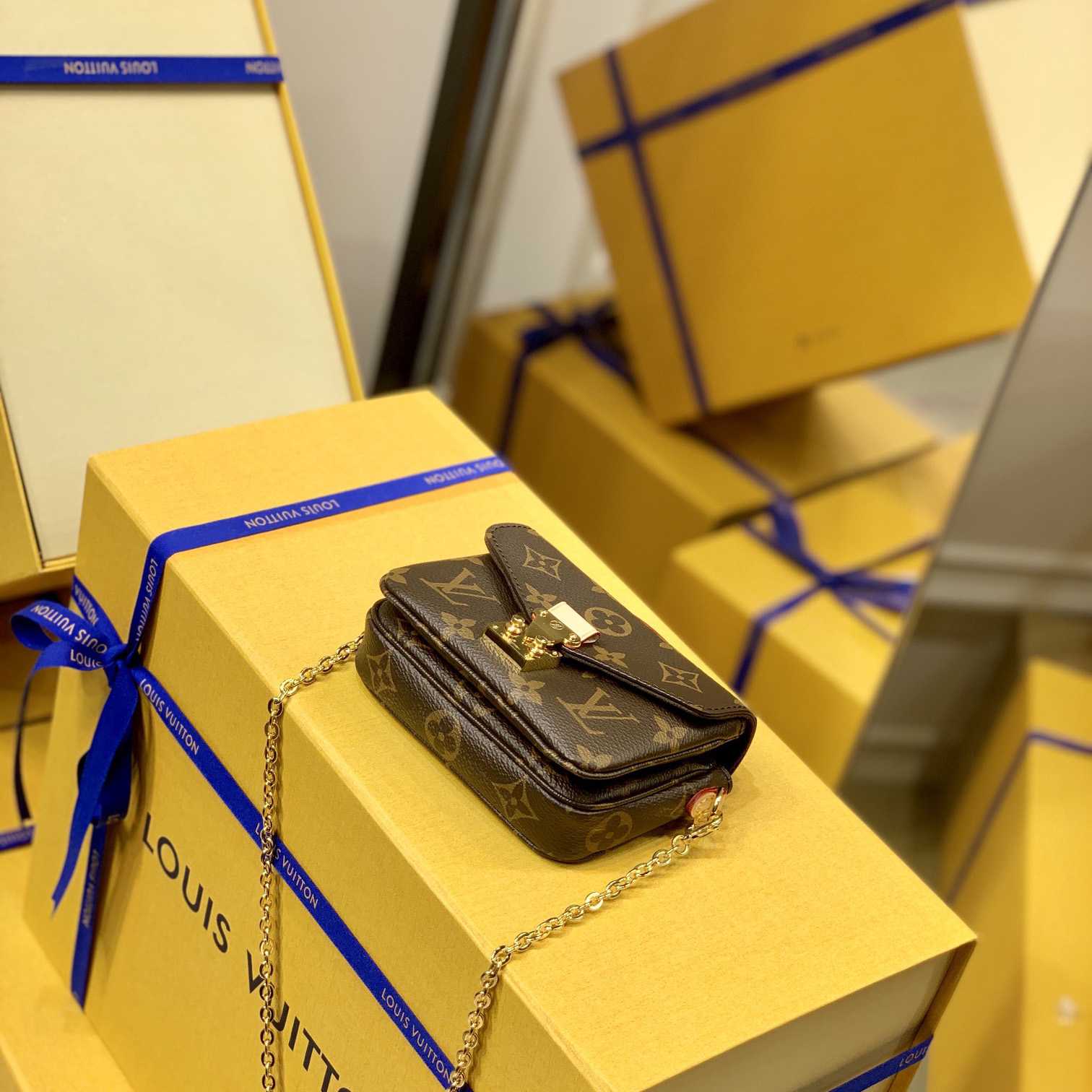 Louis Vuitton Micro Métis (14-11-3.5cm)     M81267  M80311 - FashionPlug