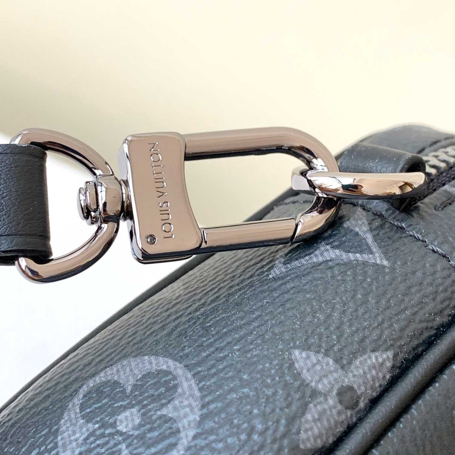 Louis Vuitton Nano Porte Documents Voyage   M82770 - FashionPlug