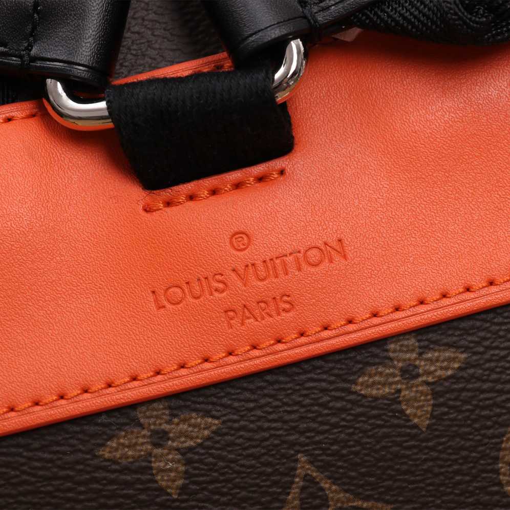 Louis Vuitton Christopher MM    M46814 - FashionPlug