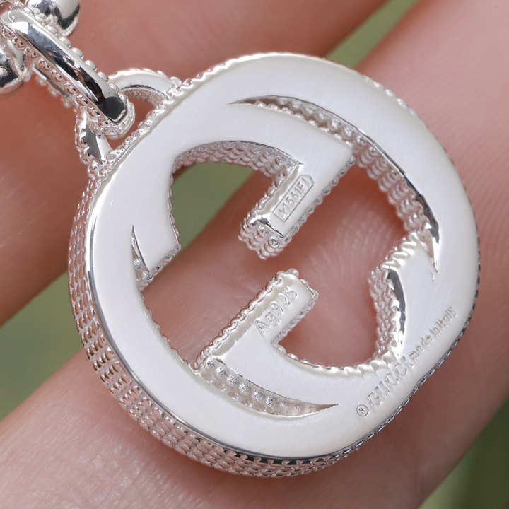 Gucci Interlocking G Necklace In Silver - FashionPlug