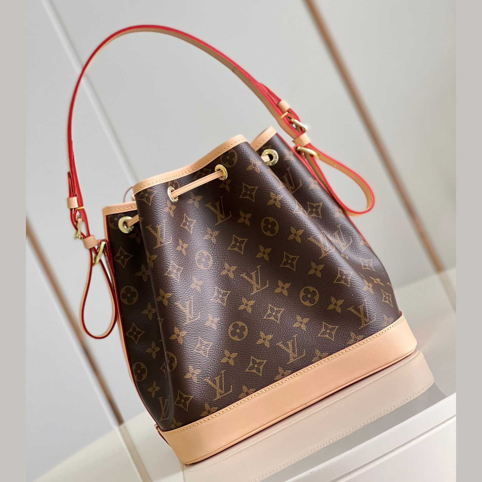 Louis Vuitton Petit Noé (27×27×21cm)   M40818 - FashionPlug
